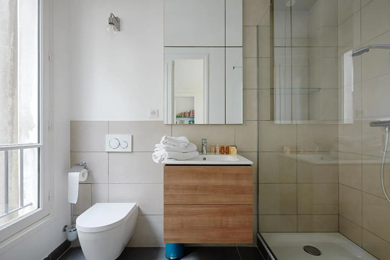 Veeve - Emerald Exuberance Apartment Paris